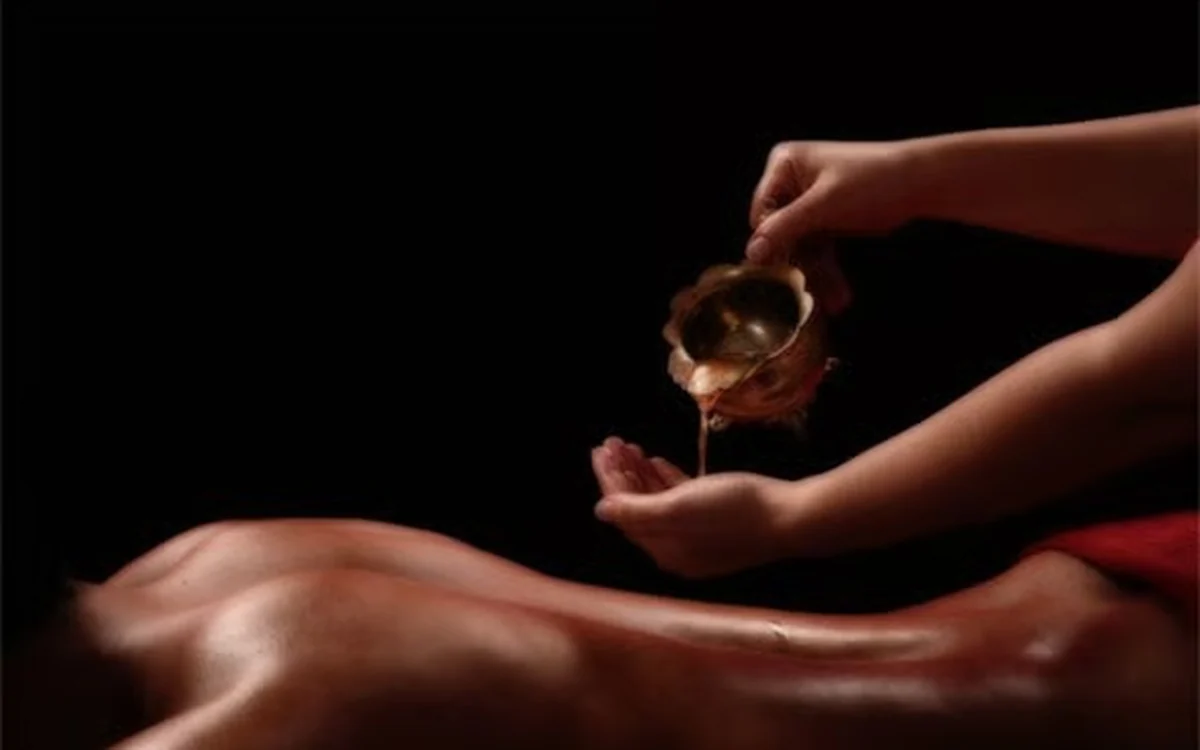 La lumière des bougies après minuit